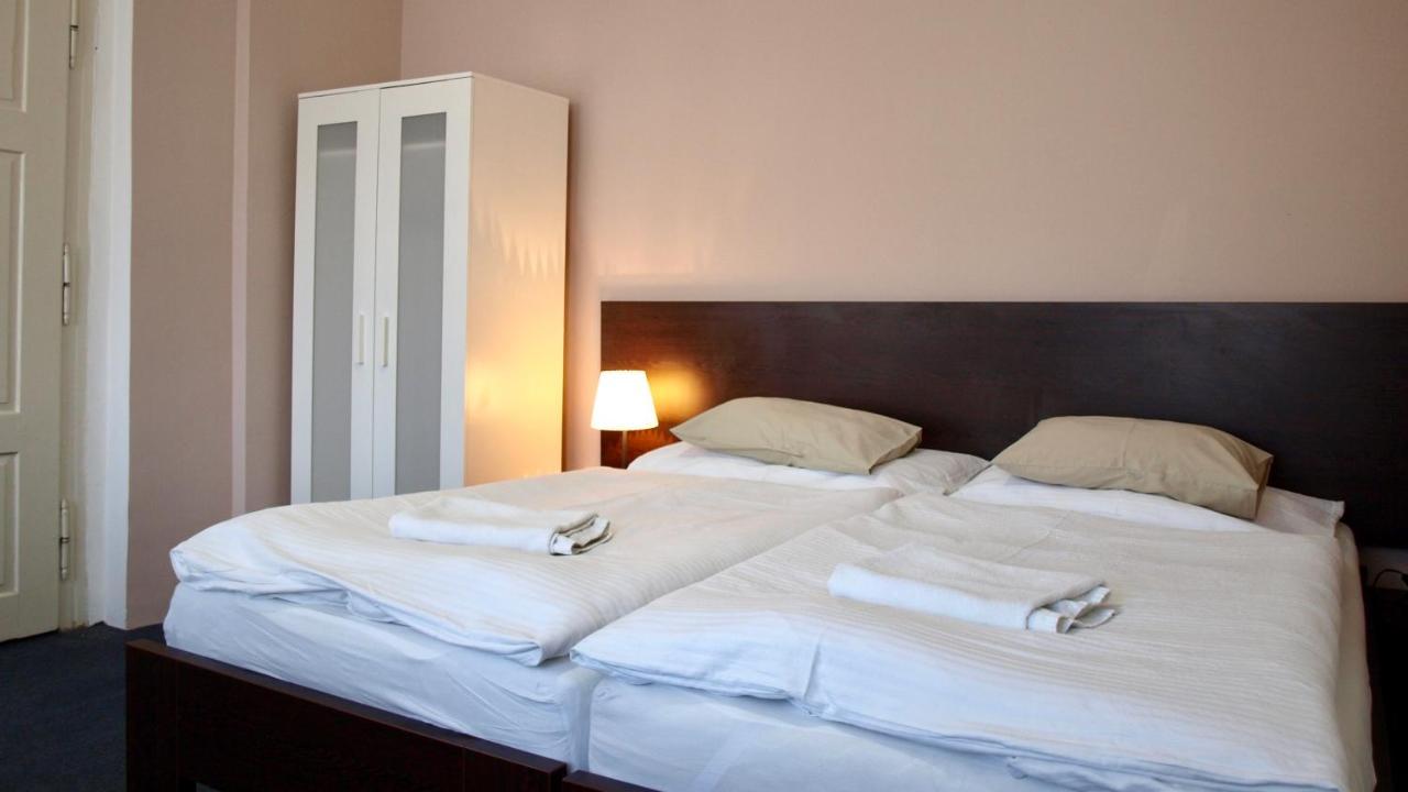 Pension Village Karlowe Wary Zewnętrze zdjęcie