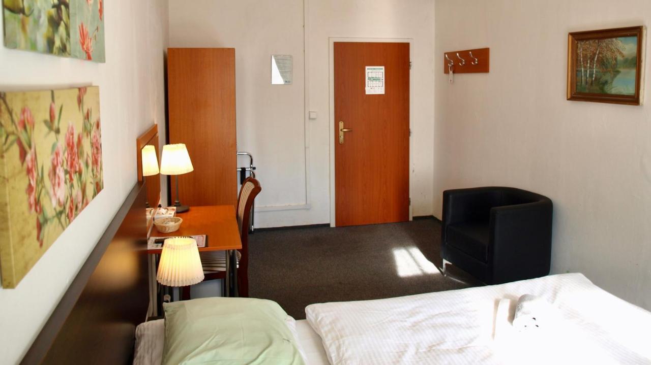 Pension Village Karlowe Wary Zewnętrze zdjęcie